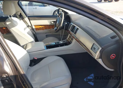 2012 Jaguar Xf z USA, uszkodzony, nr VIN SAJWA0FB9CLS54505